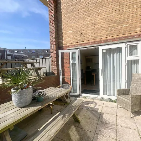 Aan Zee Op 150 Meter *