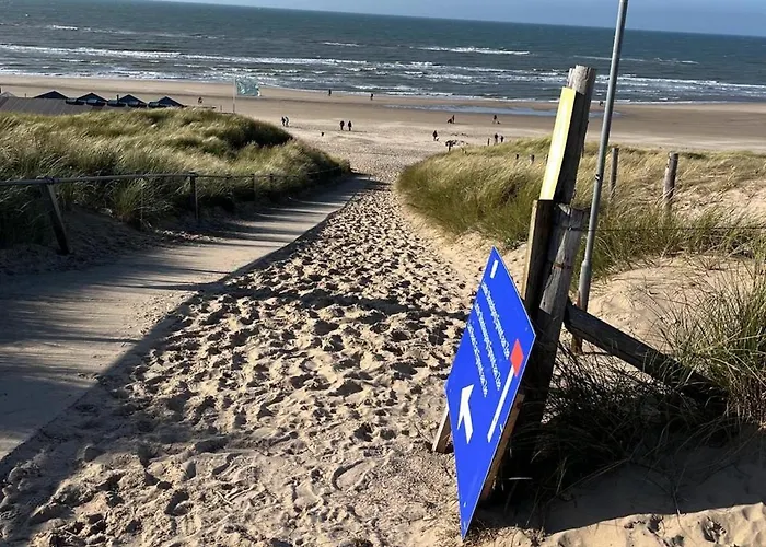 Aan Zee Op 150 Meter 아파트 *