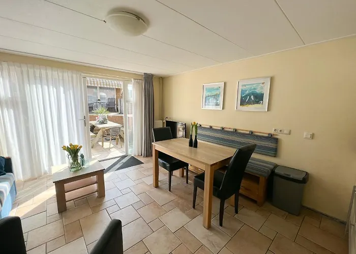 Aan Zee Op 150 Meter 아파트